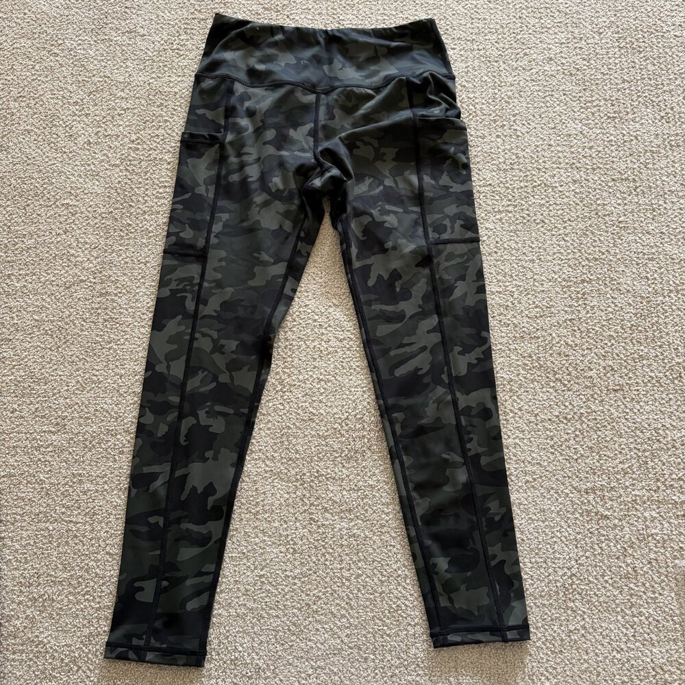 Lululemon Fast and Free Tight Leggings Womens 6 Camo Green High Rise Size 6